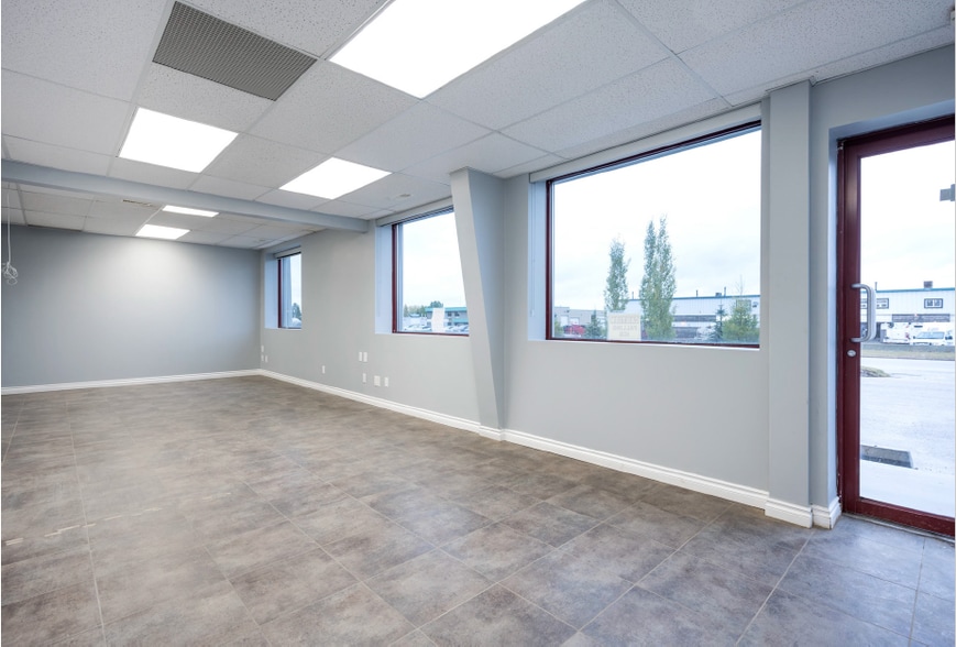 More Photos Of 240 MacKay Cres, Fort McMurray Warehouse For Lease