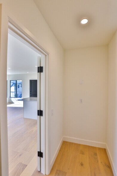 More Photos Of 22227 Pacific Coast Hwy, Malibu Apartments For Sale