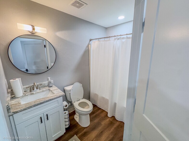 More Photos Of 490 SE 3rd Ave, Lake Butler Office For Lease