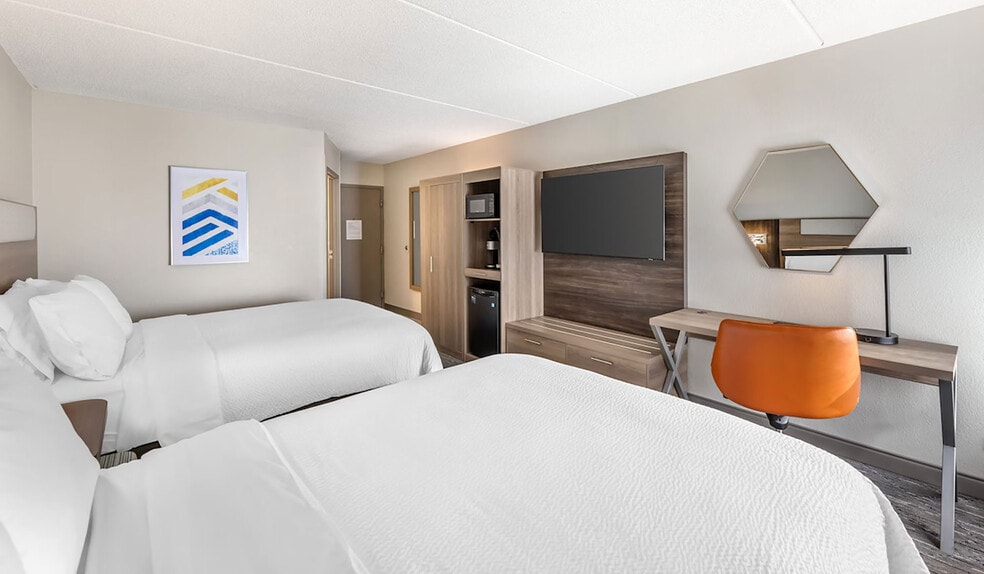 More Photos Of 13330 Cicero Ave, Crestwood Hotel For Sale