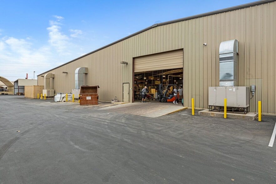 More Photos Of 2605 W 1st St, Tempe Warehouse For Sale
