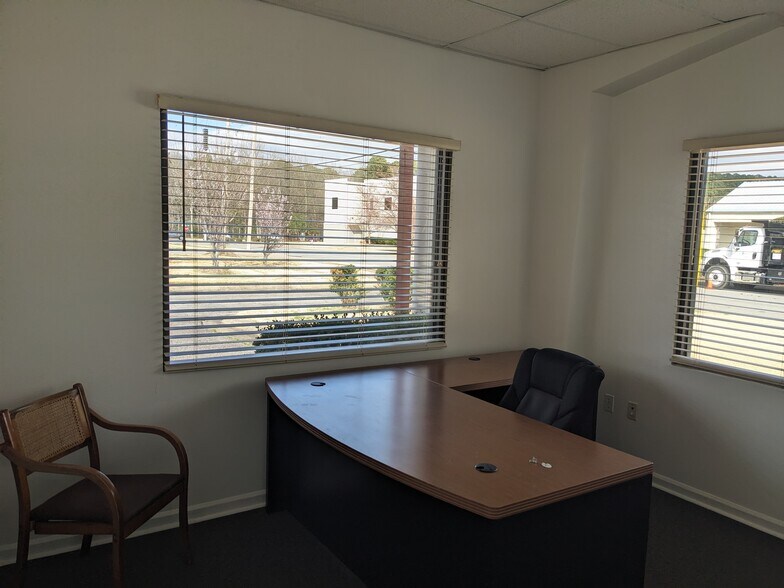 More Photos Of 6 Seven Acres Dr, Little Rock Office For Lease