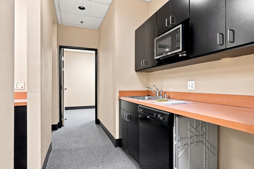 More Photos Of 2701 Crimson Canyon Dr, Las Vegas Light Manufacturing For Sale
