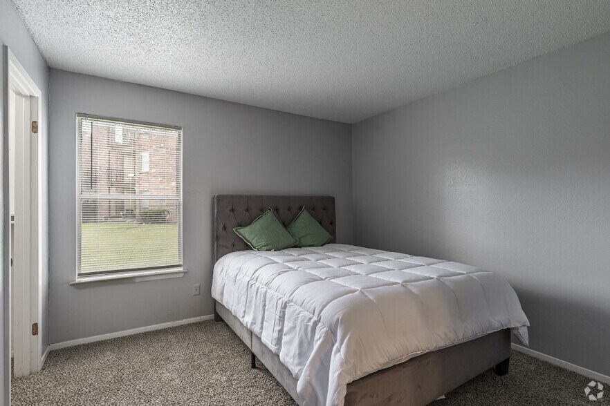 More Photos Of 1600 LaSalle Dr, Sherman Apartments For Sale