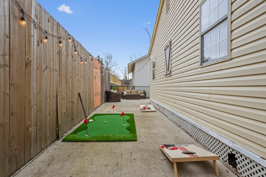 More Photos Of 1705 Government St, Ocean Springs Office For Sale