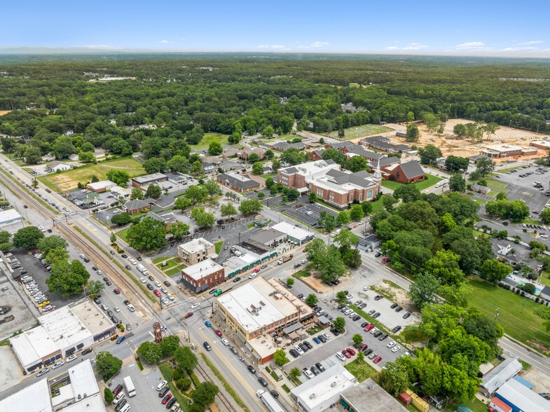 More Photos Of 128 Curtis St, Simpsonville Storefront Retail Office For Lease