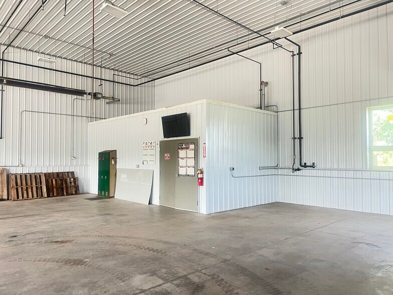 More Photos Of 629 Spruce Street, Sault Sainte Marie Industrial For Sale