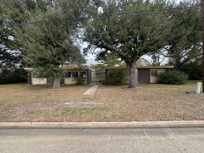 More Photos Of 300 Echols st, Prairie View Multifamily For Sale