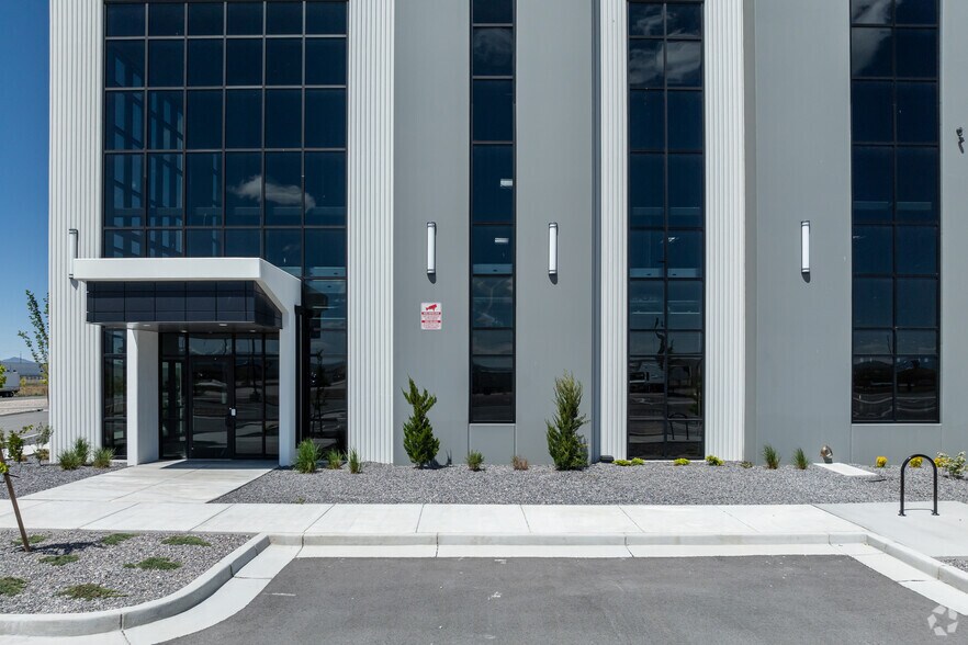 More Photos Of 264-S 5750 W, Salt Lake City Industrial For Sale