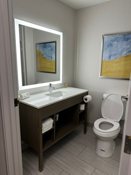 More Photos Of 16900 Halsted St, Harvey Hotel For Sale