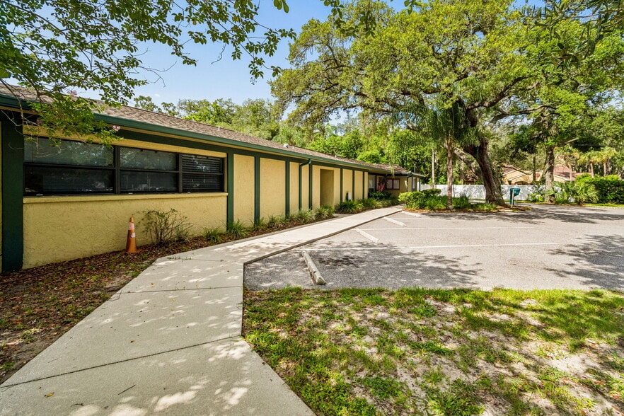 More Photos Of 4001 Skipper Rd, Tampa Schools For Sale