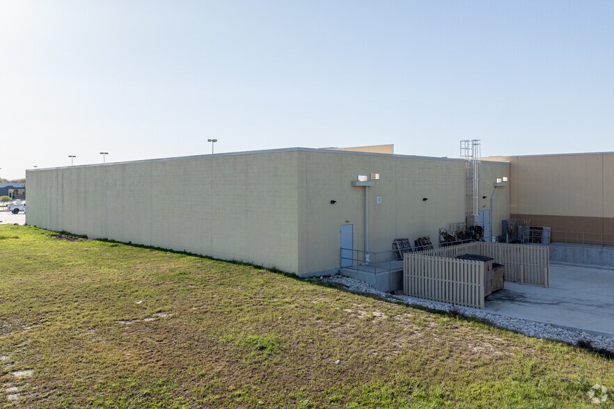 More Photos Of 3163 Wildflower dr, Bryan General Retail For Sale