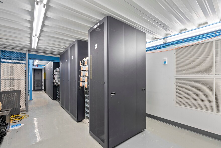 More Photos Of 170-172 Spring St, Newton Office For Sale