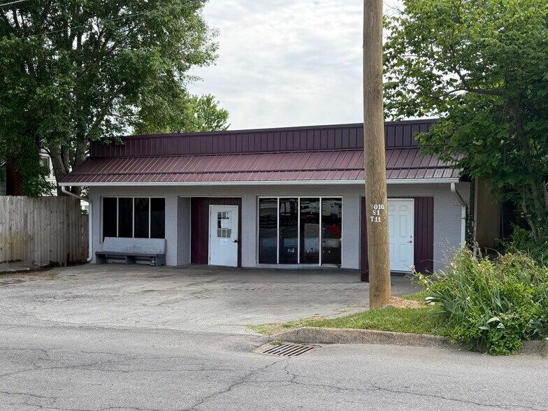 More Photos Of 205 S Armstrong Rd, Rogersville Loft Creative Space For Sale