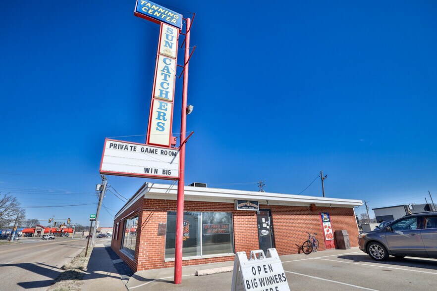 More Photos Of 1103 E Acton Ave, Wood River General Retail For Sale