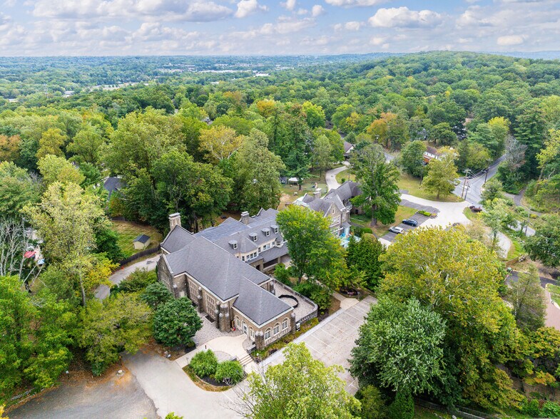 More Photos Of 190 Camp Hill Rd, Fort Washington Religious Facility For Lease