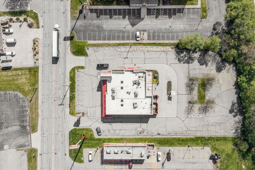 More Photos Of 2439 E Sharon Rd, Cincinnati Restaurant For Sale