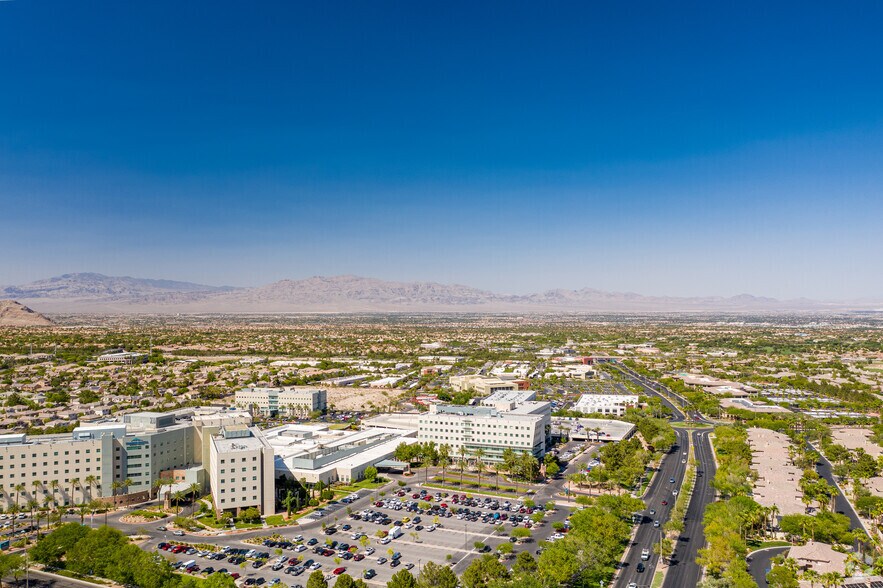 More Photos Of 653 N Town Center Dr, Las Vegas Medical For Lease