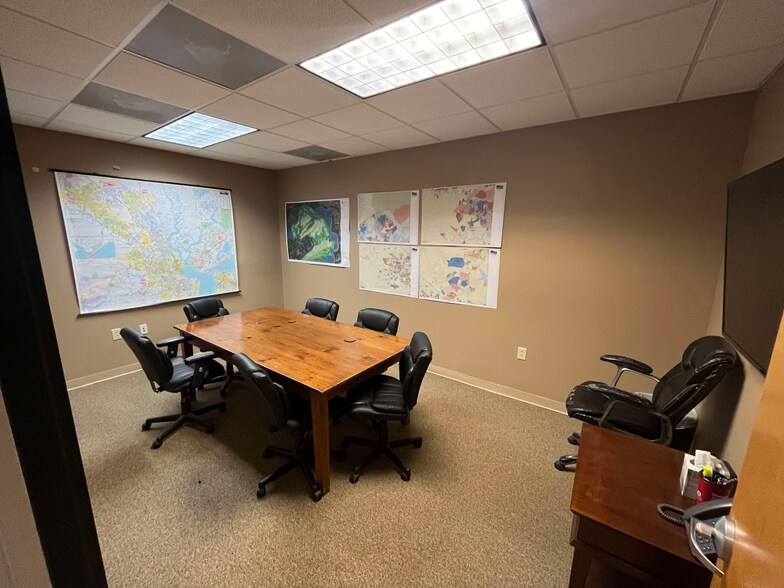 More Photos Of 4465 Tile Dr, North Charleston Light Distribution For Lease