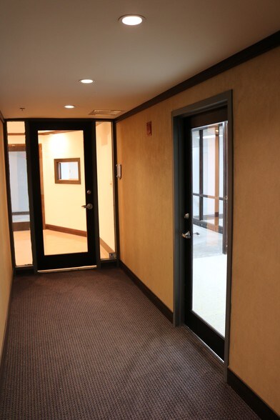 More Photos Of 1110 Brickell Ave, Miami Office For Lease