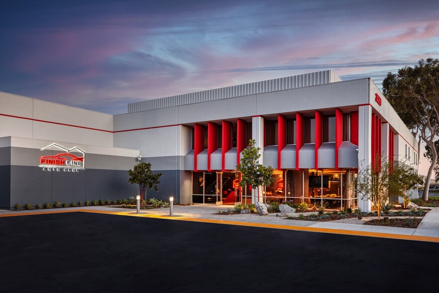 More Photos Of 3080 Airway Ave, Costa Mesa Showroom For Sale