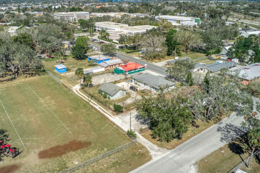 More Photos Of 637 S Commerce Ave, Sebring Restaurant For Sale