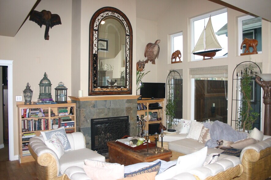 More Photos Of 20826 NE Sierra Dr, Bend Apartments For Sale