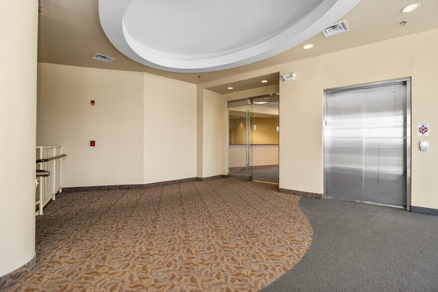 More Photos Of 200 City Hill Dr, London Medical For Sale