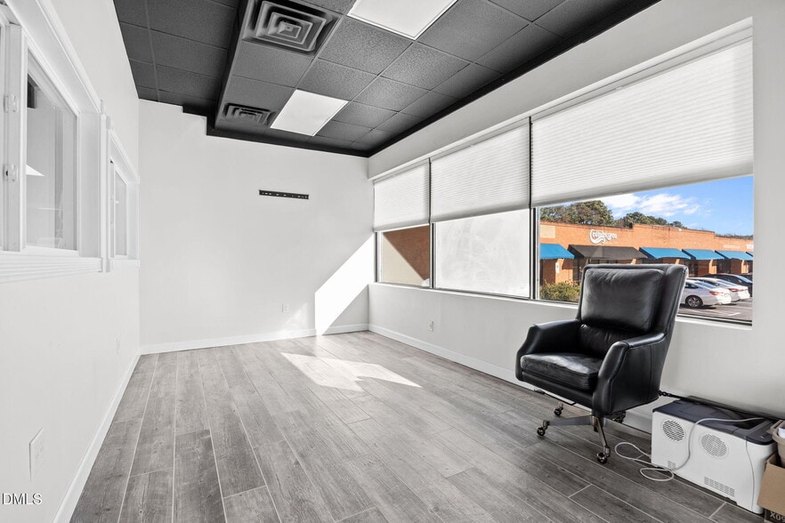 More Photos Of 1665 N Market Dr, Raleigh Light Manufacturing For Lease