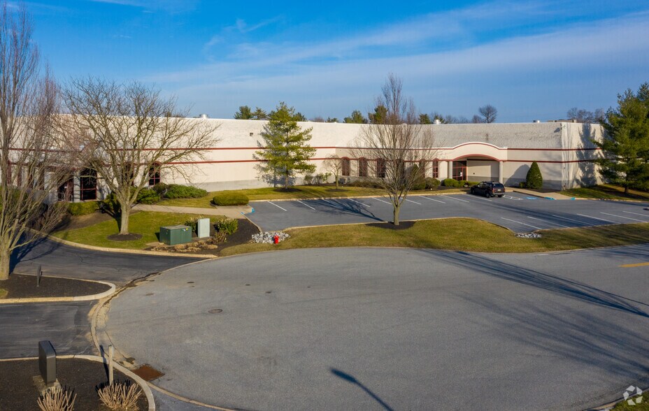 More Photos Of 1828 Freedom Rd, Lancaster Warehouse For Lease