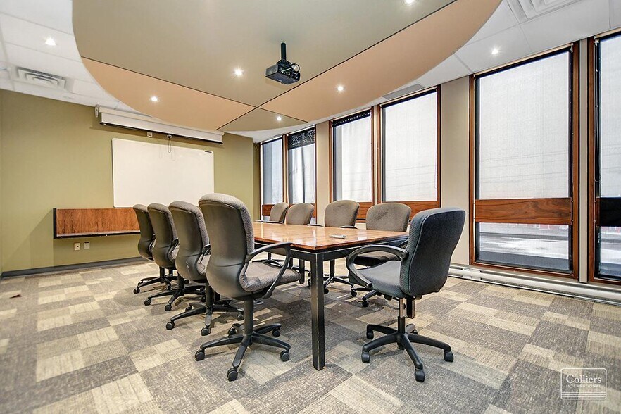 More Photos Of 1970 Merivale Rd, Ottawa Flex For Lease