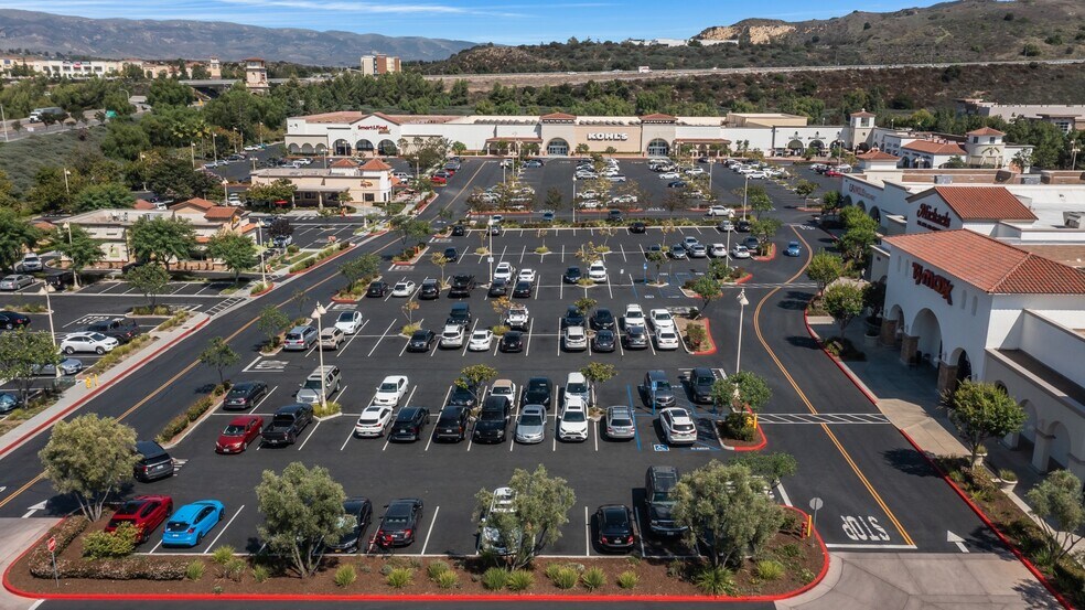 More Photos Of 800-888 New Los Angeles Ave, Moorpark Unknown For Lease