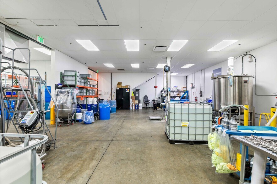 More Photos Of 29000 N Hancock Pky, Valencia Manufacturing For Lease