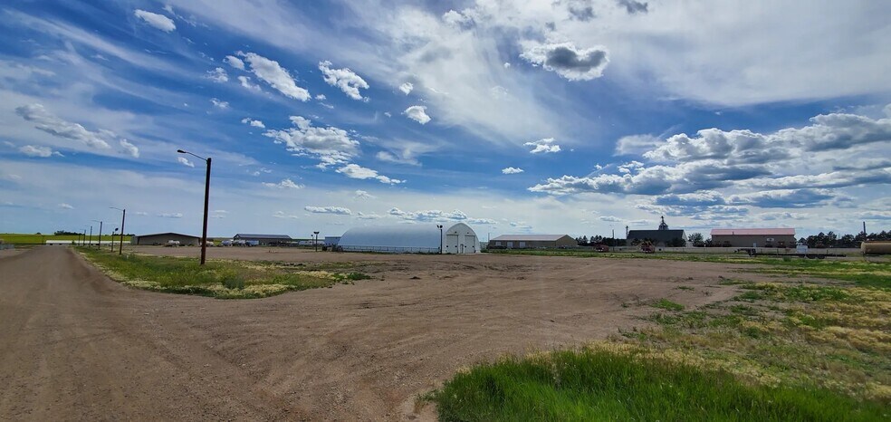 More Photos Of 8116 61st St NW, Stanley Service For Lease