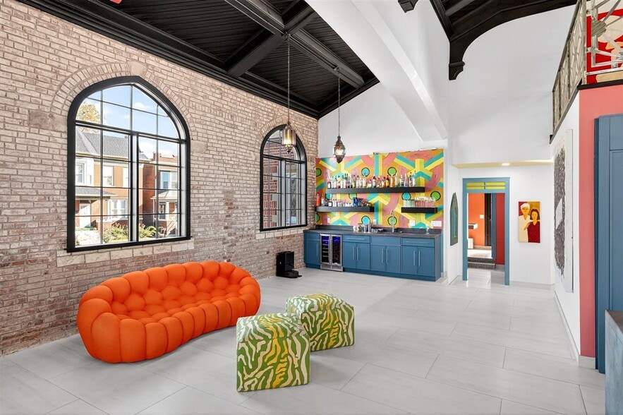 More Photos Of 1034 S Kingshighway Blvd, Saint Louis Office For Sale