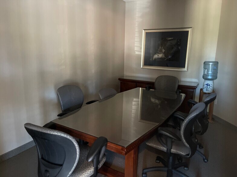 More Photos Of 925 Broadbeck Dr, Thousand Oaks Office For Lease