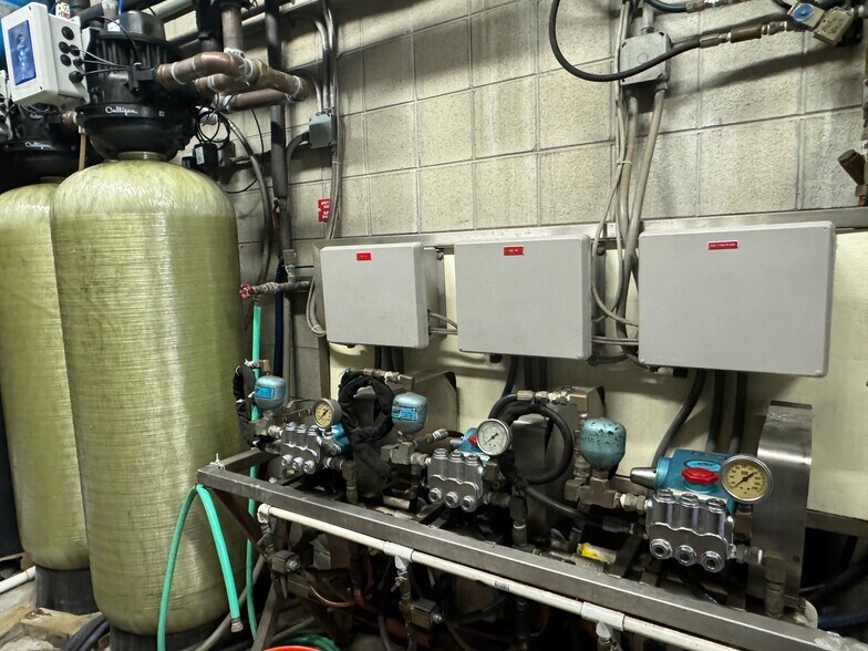 More Photos Of 7167 Houghton Lake Dr, Houghton Lake Carwash For Sale