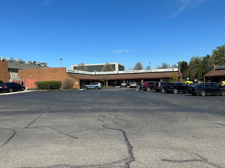 More Photos Of 10766-10778 Montgomery Rd, Montgomery Unknown For Lease