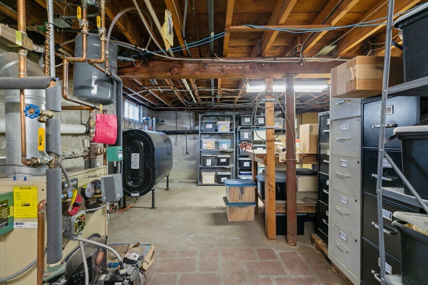More Photos Of 74 Valley Rd, Middletown Office For Sale
