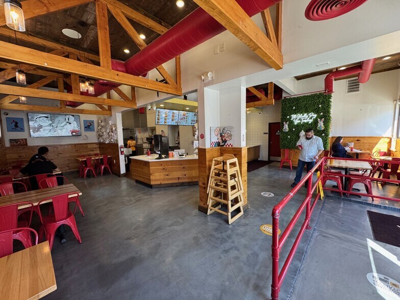 More Photos Of 101 W Main St, Visalia Freestanding For Sale