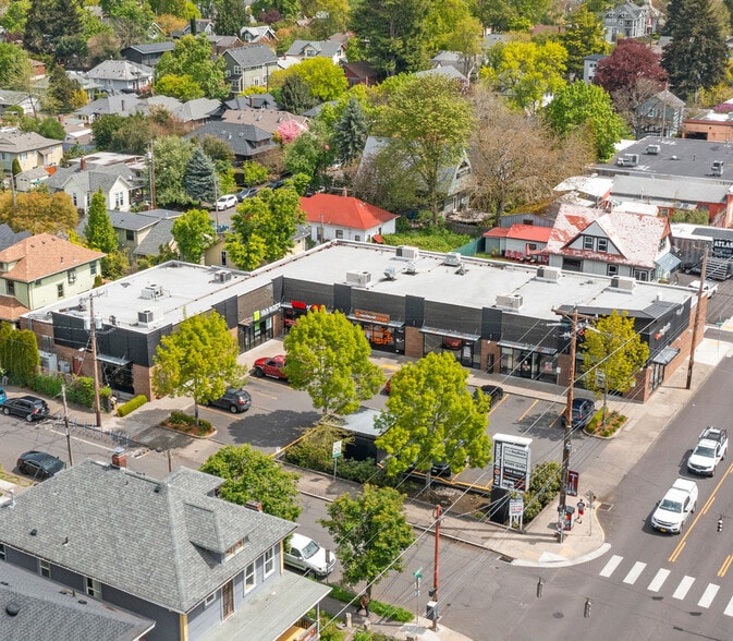 More Photos Of 4111-4163 SE Hawthorne Blvd, Portland Unknown For Lease