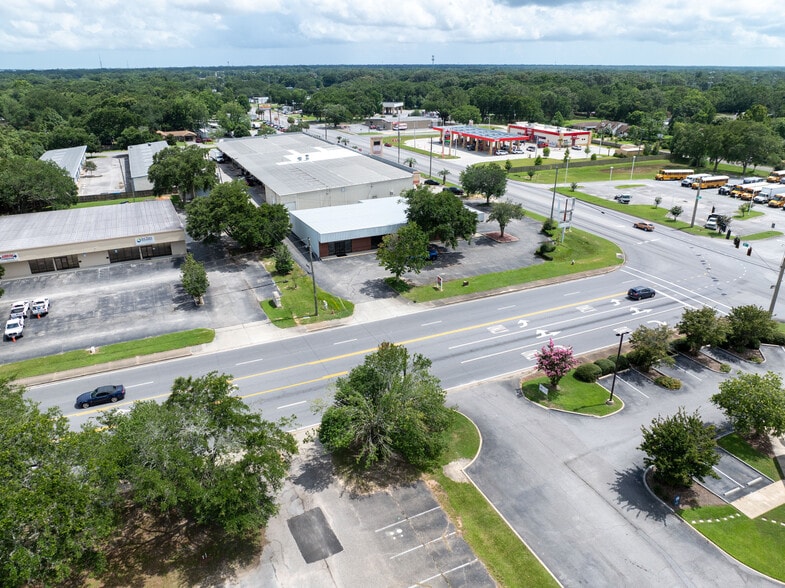 More Photos Of 275 W Airport Blvd, Pensacola Storefront Retail Office For Lease