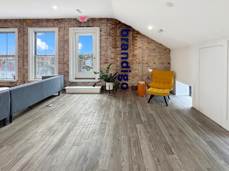 More Photos Of 70-80 State St, Newburyport Storefront Retail Office For Lease