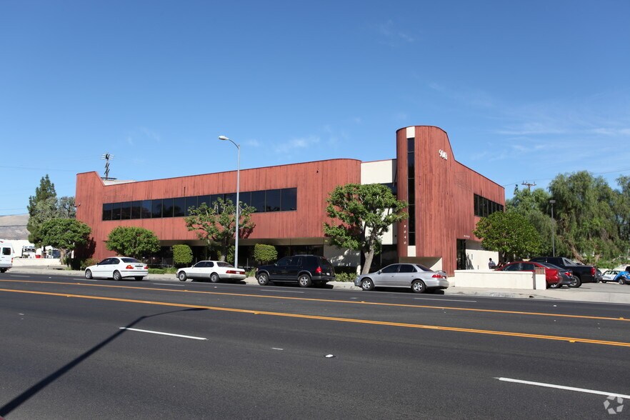 More Photos Of 9040 Topanga Canyon Blvd, West Hills Loft Creative Space For Lease