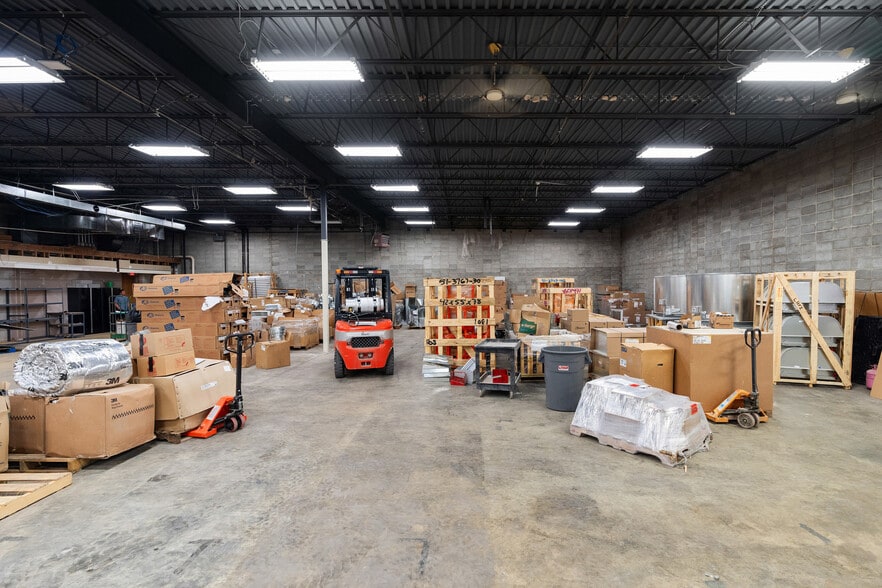 More Photos Of 4495 Saguaro Trl, Indianapolis Light Distribution For Sale