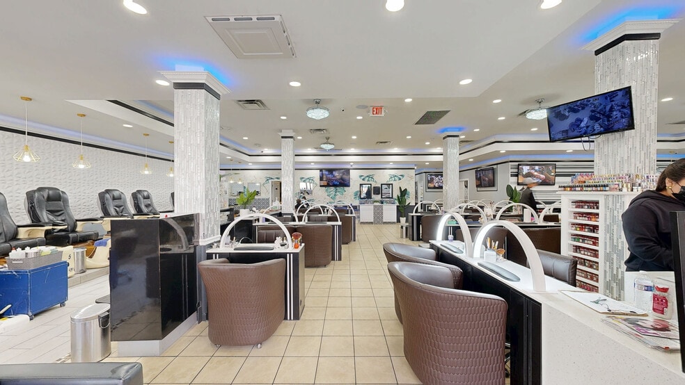 More Photos Of 3226-3238 Greenmount Ave, Baltimore Storefront For Sale