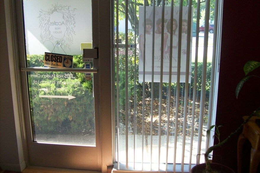 More Photos Of 23030 Mooney St, Farmington Medical For Lease