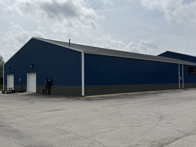 More Photos Of 3893 W State Road 47, Sheridan Freestanding For Sale