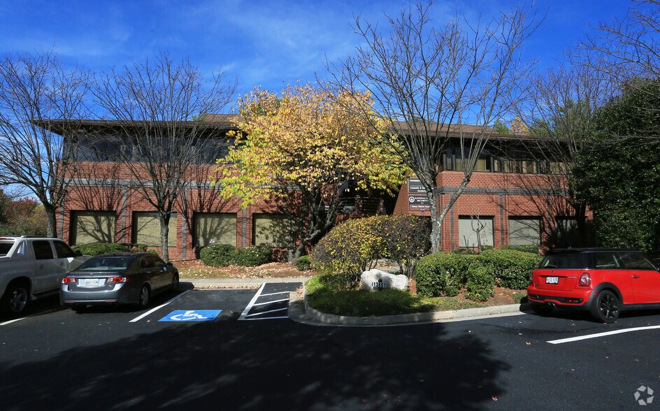 More Photos Of Office Pl, Woodbridge Unknown For Lease