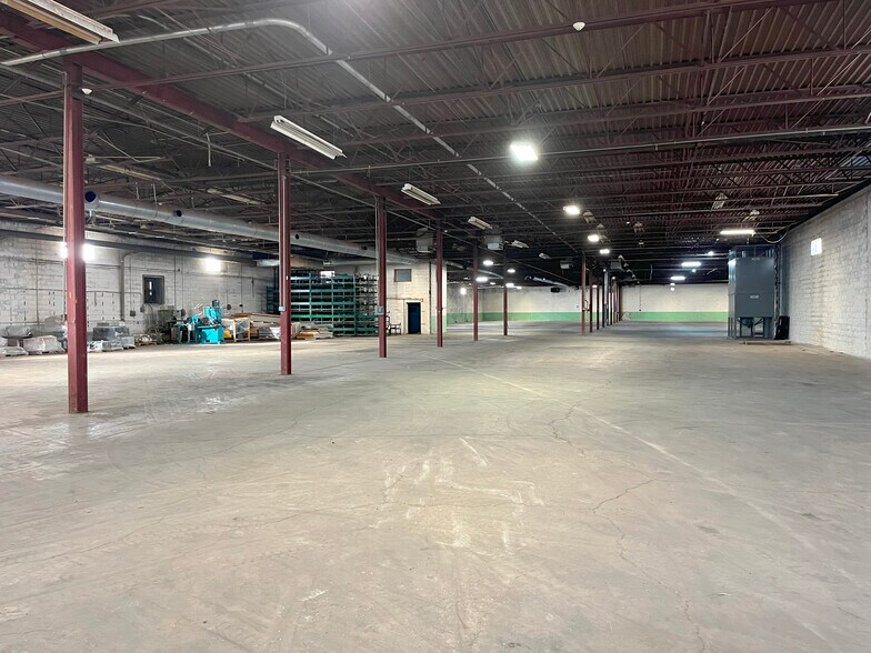 More Photos Of 1706 W Lusher, Elkhart Industrial For Sale